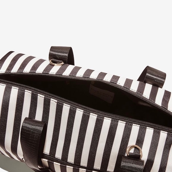 Alice + Olivia Duffle Bag In Positano Stripe ~ A+O Travel ~ Gym Tote ~ Overnight - Picture 8 of 14